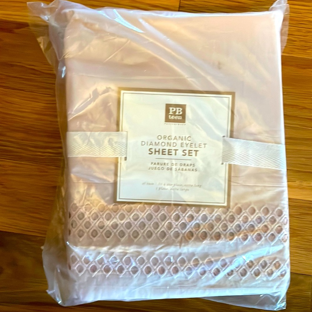 Pottery Barn Teen Twin Blush Pink Organic Diamond Eyelet Sheet Set